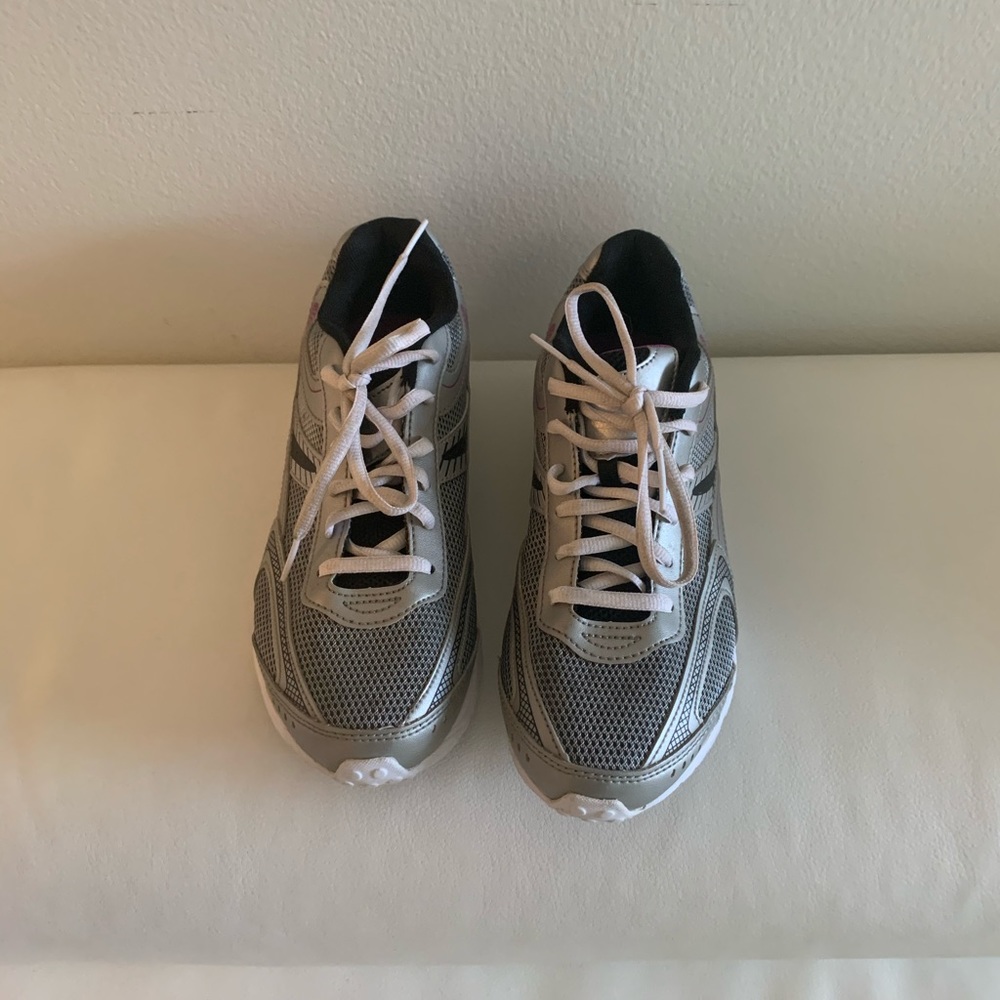 💝3/$40 sneakers for woman